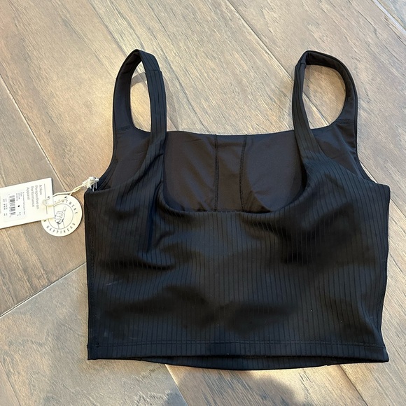 Vuori Black Inversion Rib Support Tank Size Small NWT - Picture 3 of 5